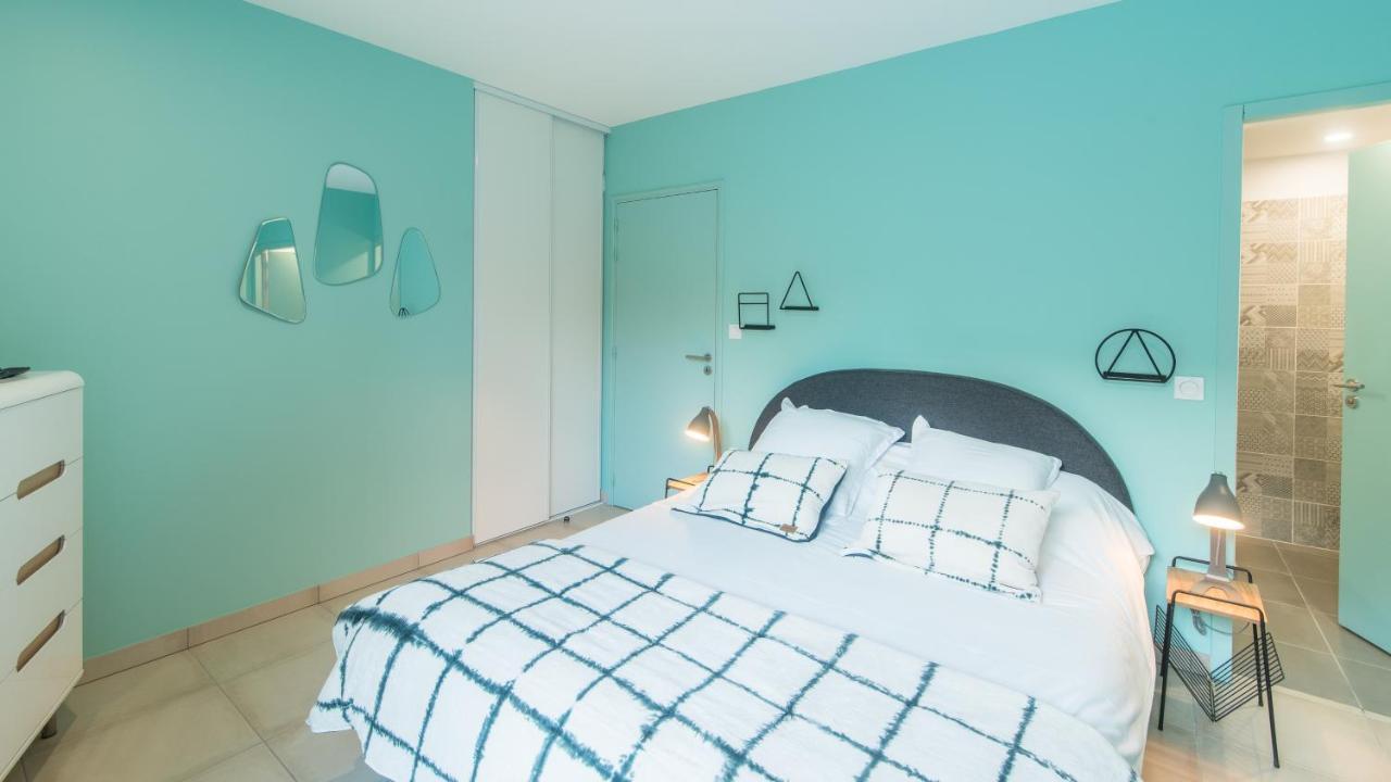 Appartement Côté Jardin avec Jacuzzi Privatif et parking privé à Sarlat Extérieur photo