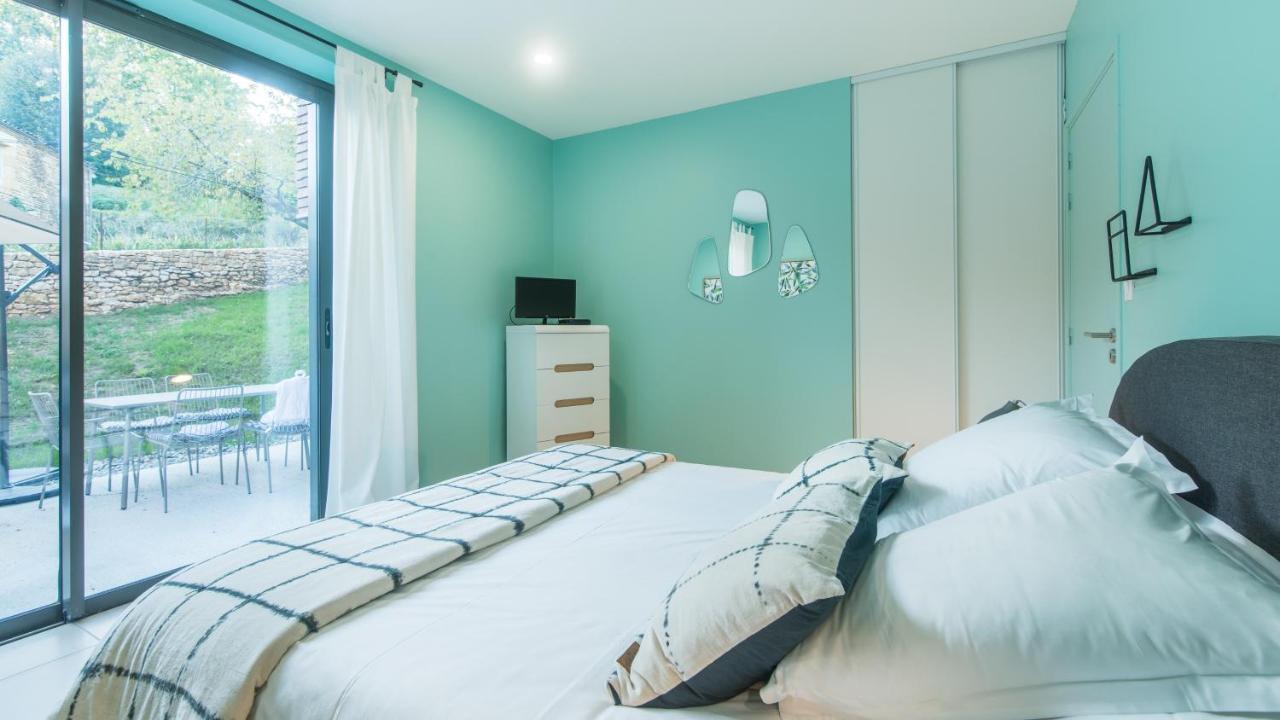 Appartement Côté Jardin avec Jacuzzi Privatif et parking privé à Sarlat Extérieur photo